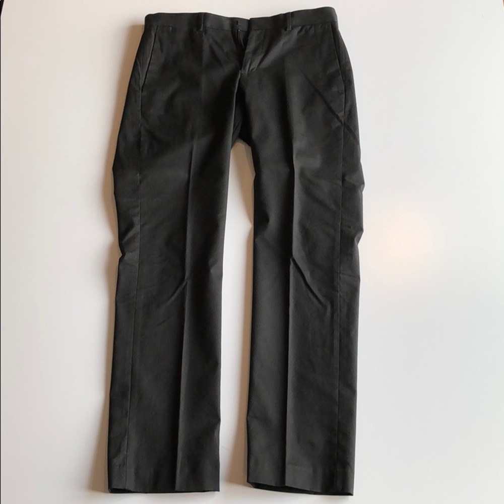 Express Black Dress Pant. Photographer. 29/30